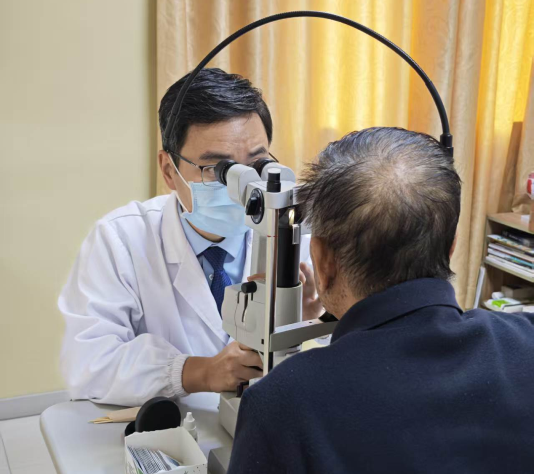 600秒！患者手术台上“数秒”，点赞东莞爱尔“眼内注药”技术